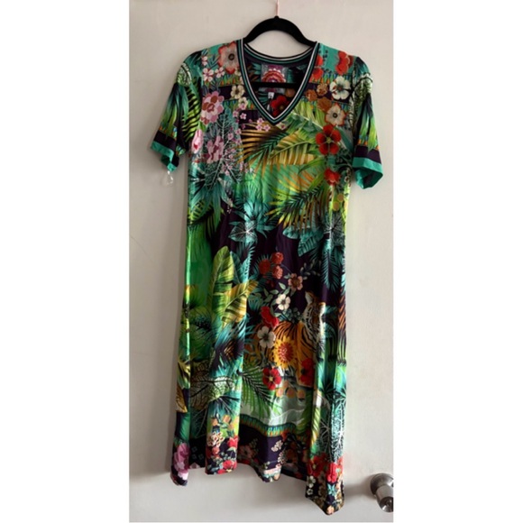 NWT Johnny Was Tigre’s Short Sleeve V-Neck Swing Dress - Picture 6 of 7